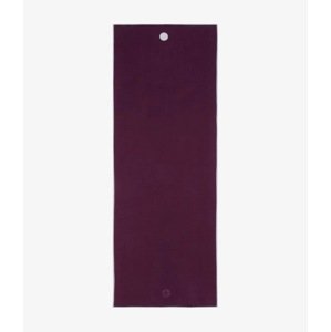 Manduka Yogitoes Premium neklizajući ručnik za jogu 180 x 61 cm Boja: Indulge (ljubičasta)