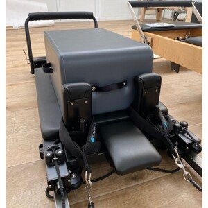Pilates Reformer stroj