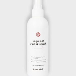 Manduka Mat Wash & Refresh sprej za čišćenje i osvježivač za prostirke za jogu 227 ml Miris: lemongrass (limunska trava)